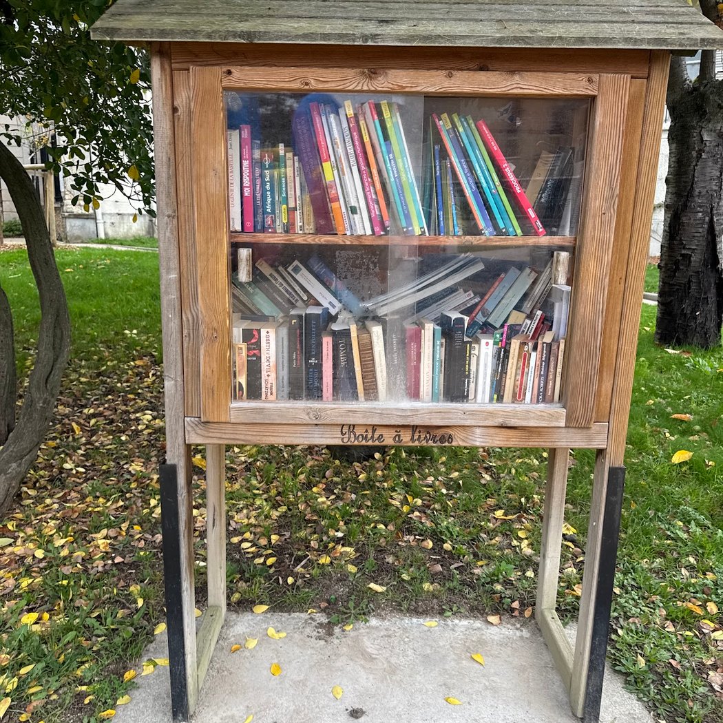 Boite a livre du parc Raspail 1